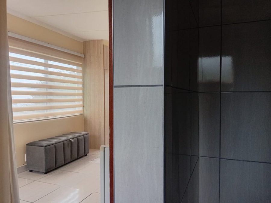 To Let 1 Bedroom Property for Rent in Southport KwaZulu-Natal