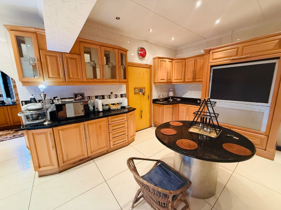 4 Bedroom Property for Sale in Scottsville KwaZulu-Natal
