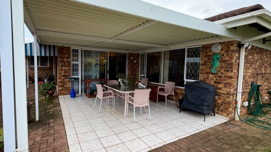 2 Bedroom Property for Sale in Manaba Beach KwaZulu-Natal