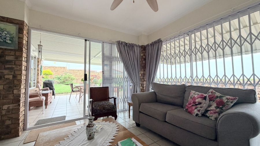 2 Bedroom Property for Sale in Manaba Beach KwaZulu-Natal