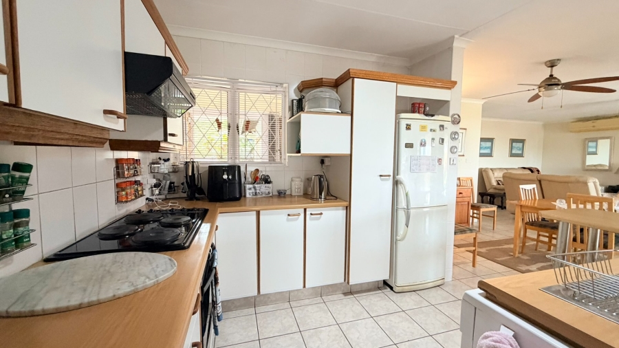 2 Bedroom Property for Sale in Manaba Beach KwaZulu-Natal