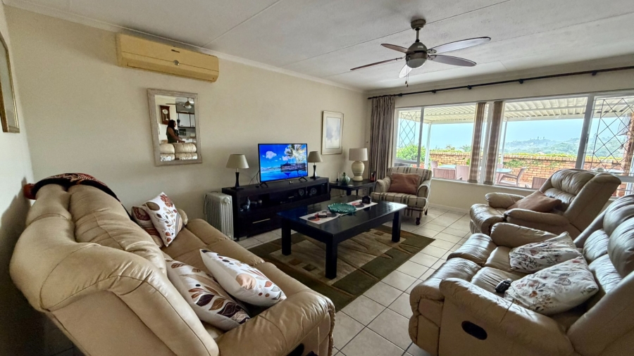 2 Bedroom Property for Sale in Manaba Beach KwaZulu-Natal