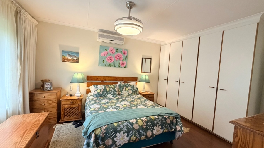 2 Bedroom Property for Sale in Manaba Beach KwaZulu-Natal