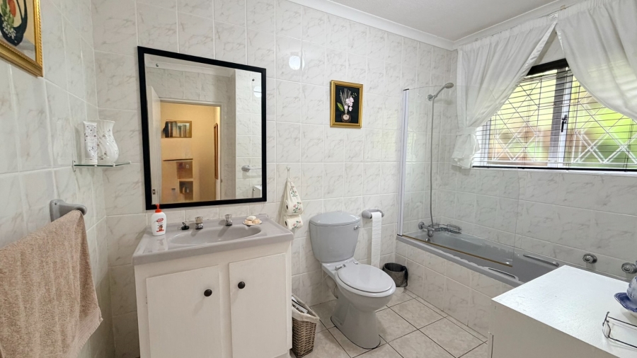 2 Bedroom Property for Sale in Manaba Beach KwaZulu-Natal