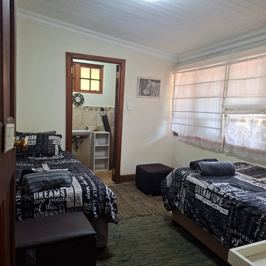 To Let 5 Bedroom Property for Rent in Byrne KwaZulu-Natal