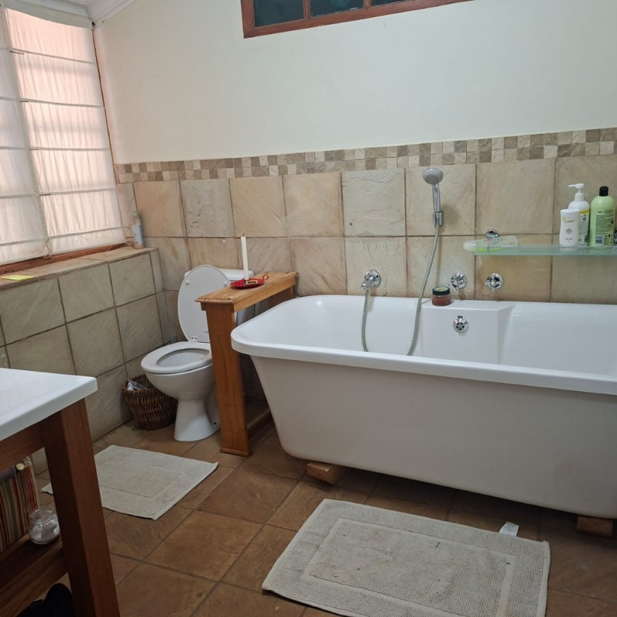 To Let 5 Bedroom Property for Rent in Byrne KwaZulu-Natal
