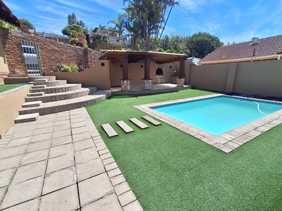 3 Bedroom Property for Sale in Umtentweni KwaZulu-Natal