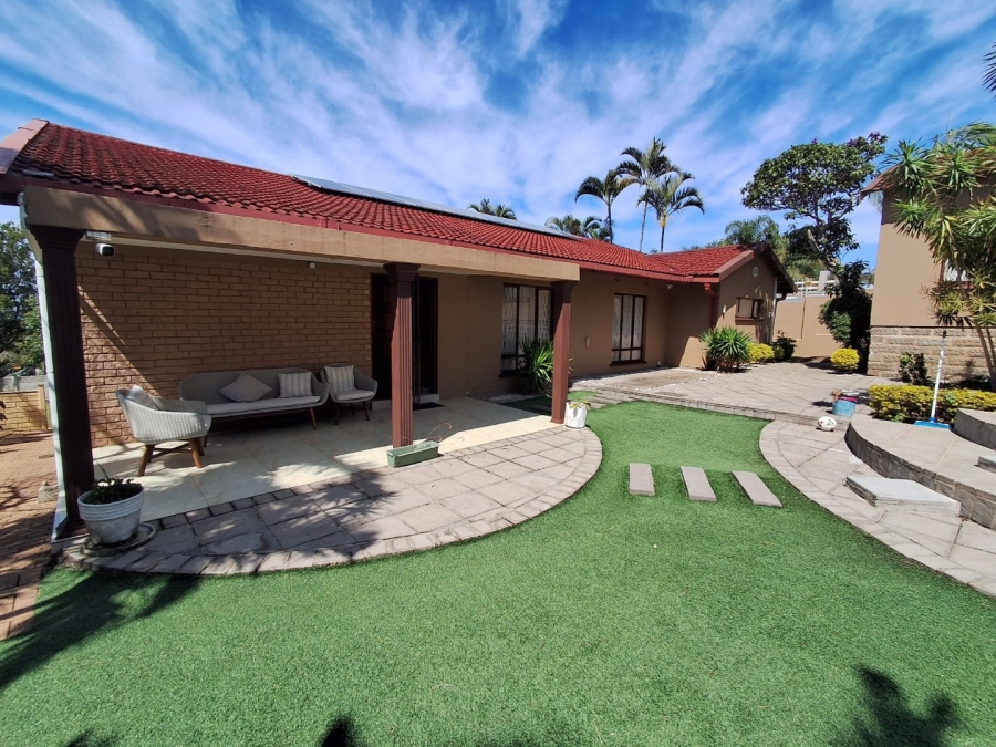 3 Bedroom Property for Sale in Umtentweni KwaZulu-Natal