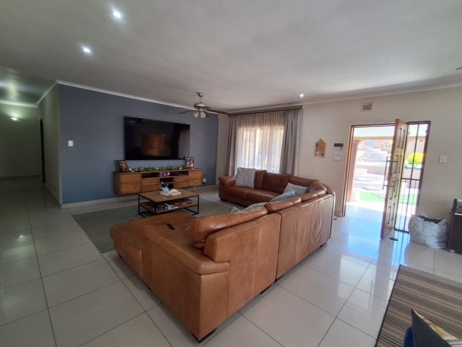 3 Bedroom Property for Sale in Umtentweni KwaZulu-Natal