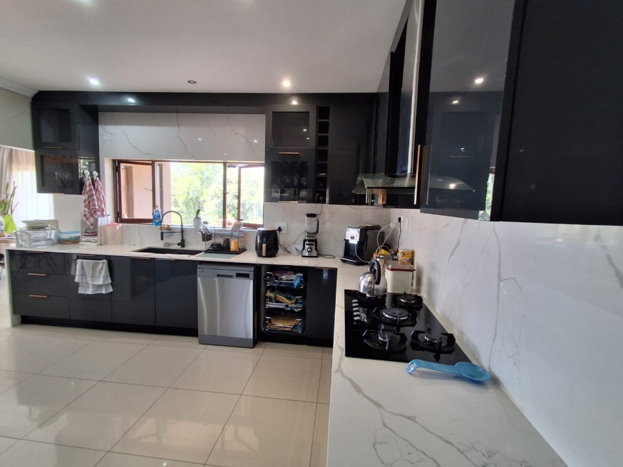 3 Bedroom Property for Sale in Umtentweni KwaZulu-Natal