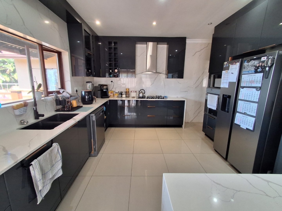 3 Bedroom Property for Sale in Umtentweni KwaZulu-Natal