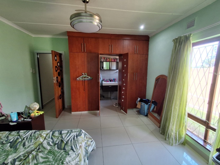 3 Bedroom Property for Sale in Umtentweni KwaZulu-Natal