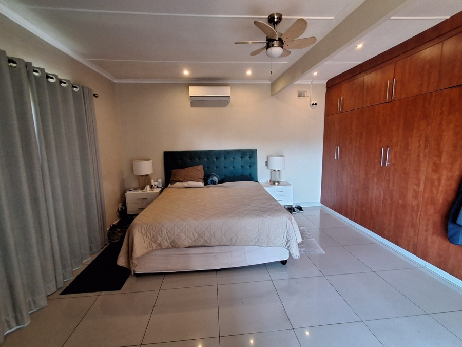 3 Bedroom Property for Sale in Umtentweni KwaZulu-Natal