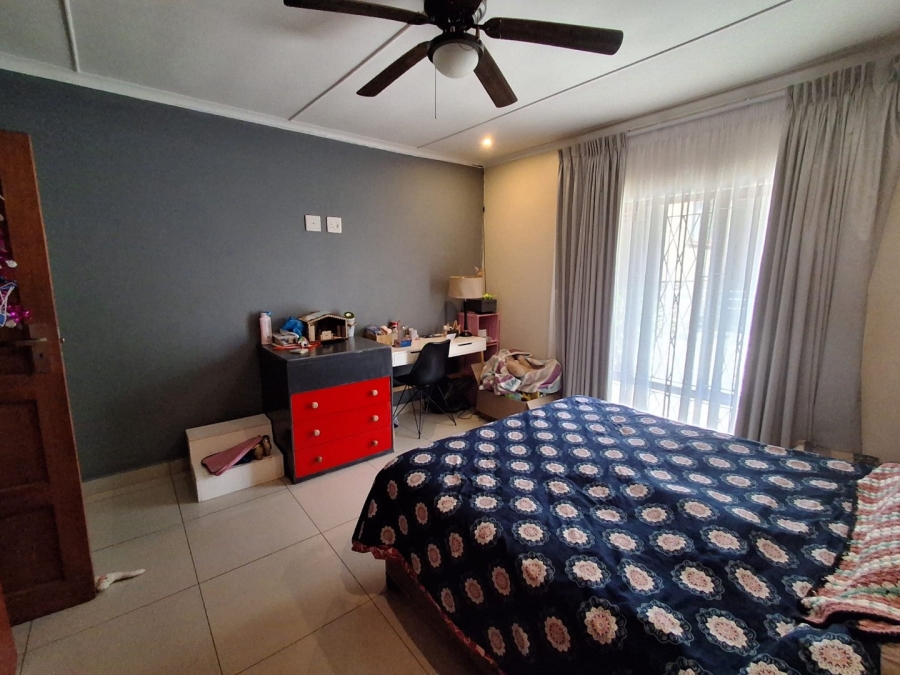3 Bedroom Property for Sale in Umtentweni KwaZulu-Natal