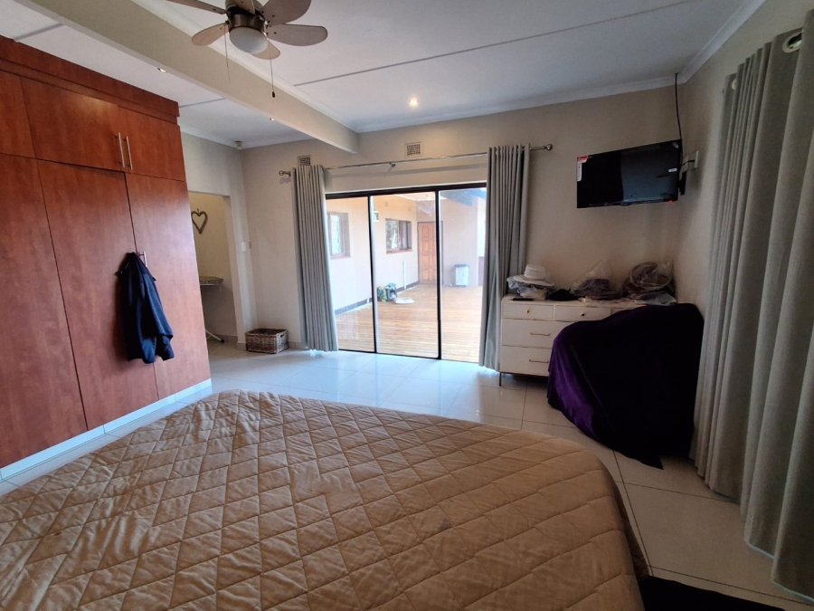 3 Bedroom Property for Sale in Umtentweni KwaZulu-Natal