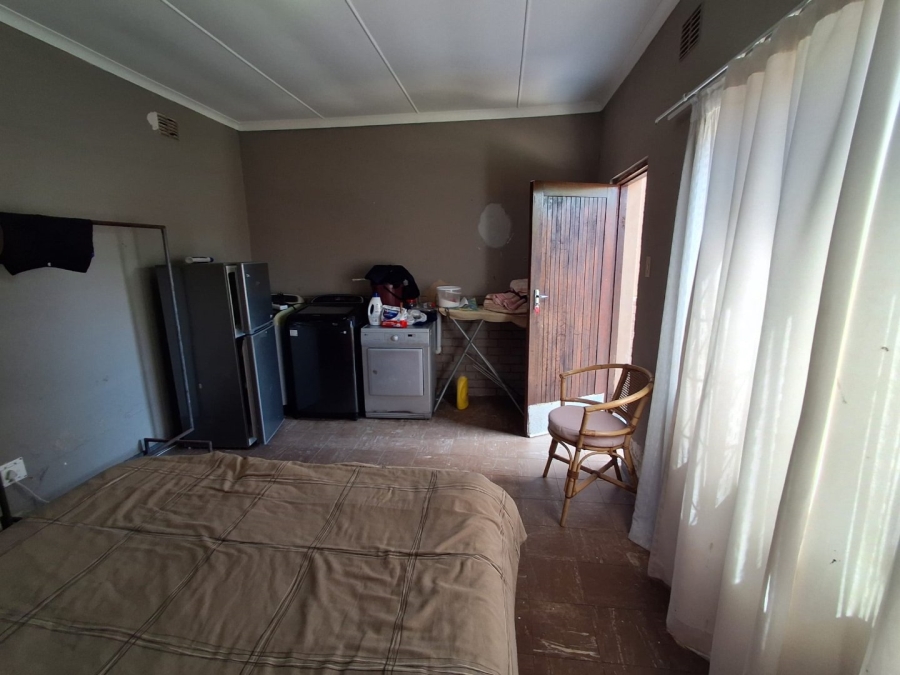 3 Bedroom Property for Sale in Umtentweni KwaZulu-Natal