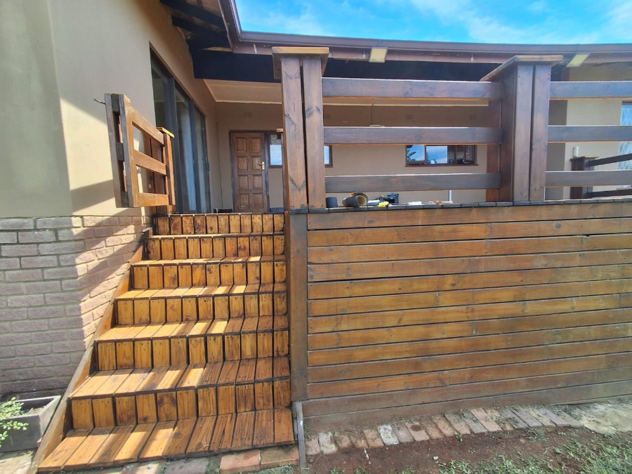 3 Bedroom Property for Sale in Umtentweni KwaZulu-Natal