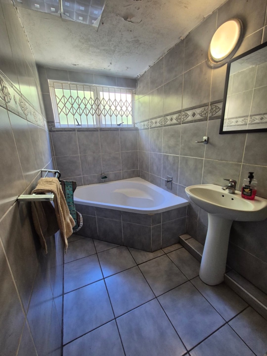 3 Bedroom Property for Sale in Brighton Beach KwaZulu-Natal