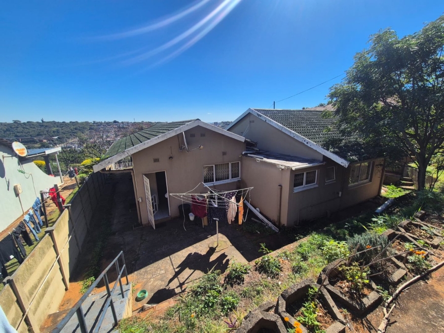 3 Bedroom Property for Sale in Brighton Beach KwaZulu-Natal
