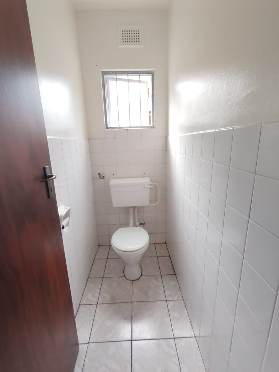 To Let 2 Bedroom Property for Rent in Wentworth KwaZulu-Natal