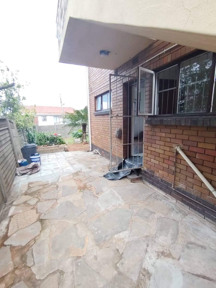 To Let 2 Bedroom Property for Rent in Wentworth KwaZulu-Natal
