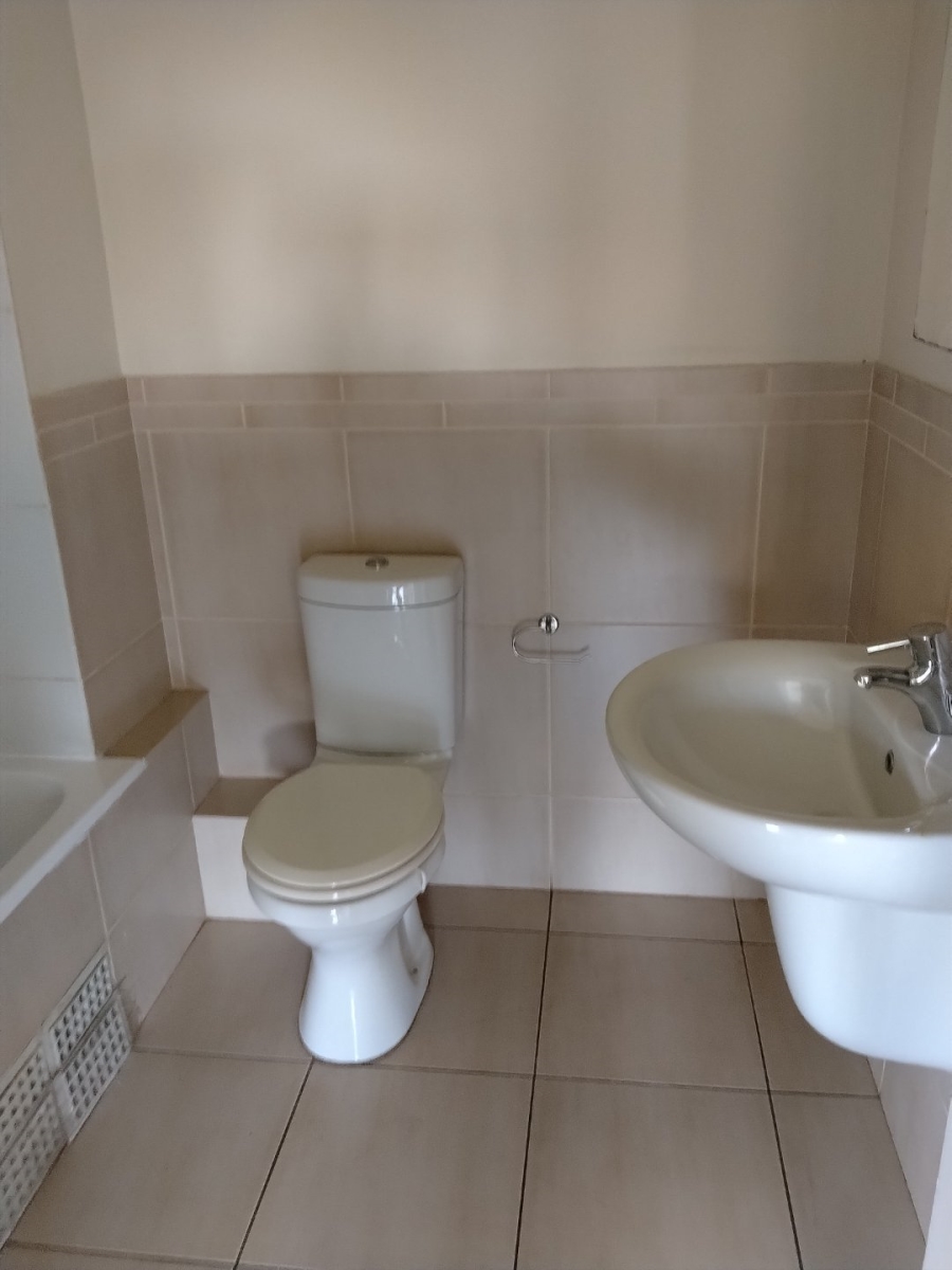 2 Bedroom Property for Sale in Ballitoville KwaZulu-Natal