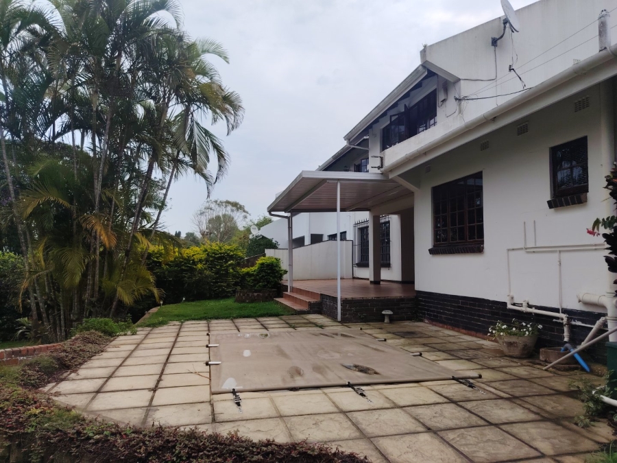 To Let 4 Bedroom Property for Rent in Kloof KwaZulu-Natal