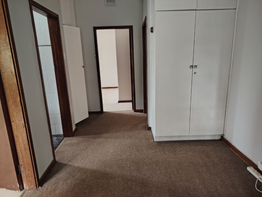 To Let 4 Bedroom Property for Rent in Kloof KwaZulu-Natal
