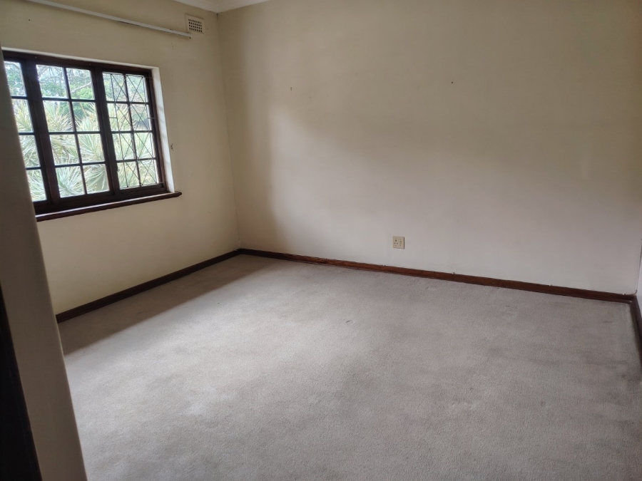 To Let 4 Bedroom Property for Rent in Kloof KwaZulu-Natal
