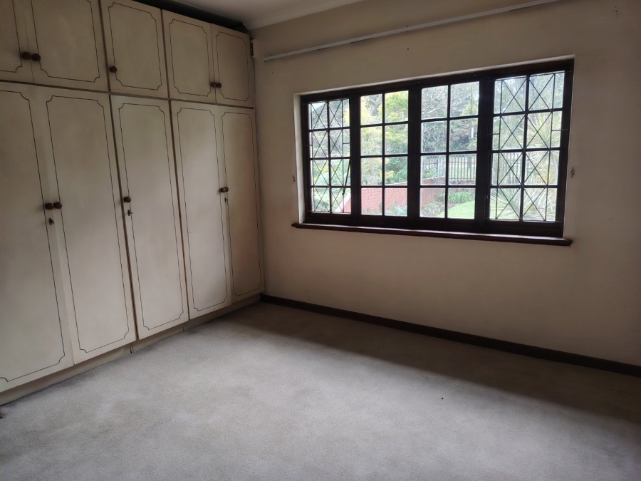 To Let 4 Bedroom Property for Rent in Kloof KwaZulu-Natal
