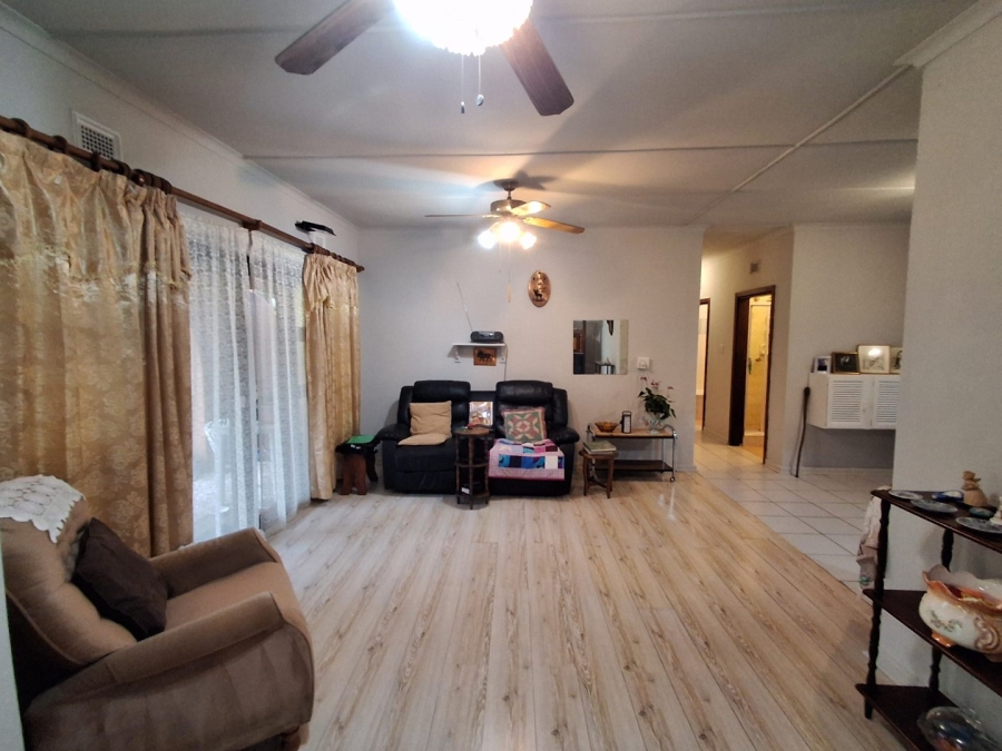 3 Bedroom Property for Sale in Oslo Beach KwaZulu-Natal