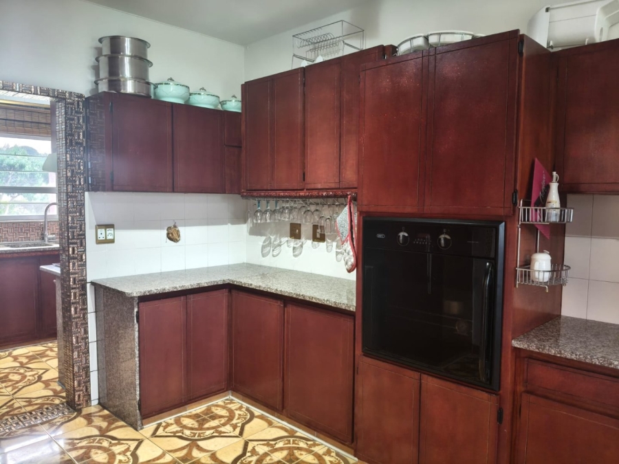 4 Bedroom Property for Sale in Sea Park KwaZulu-Natal