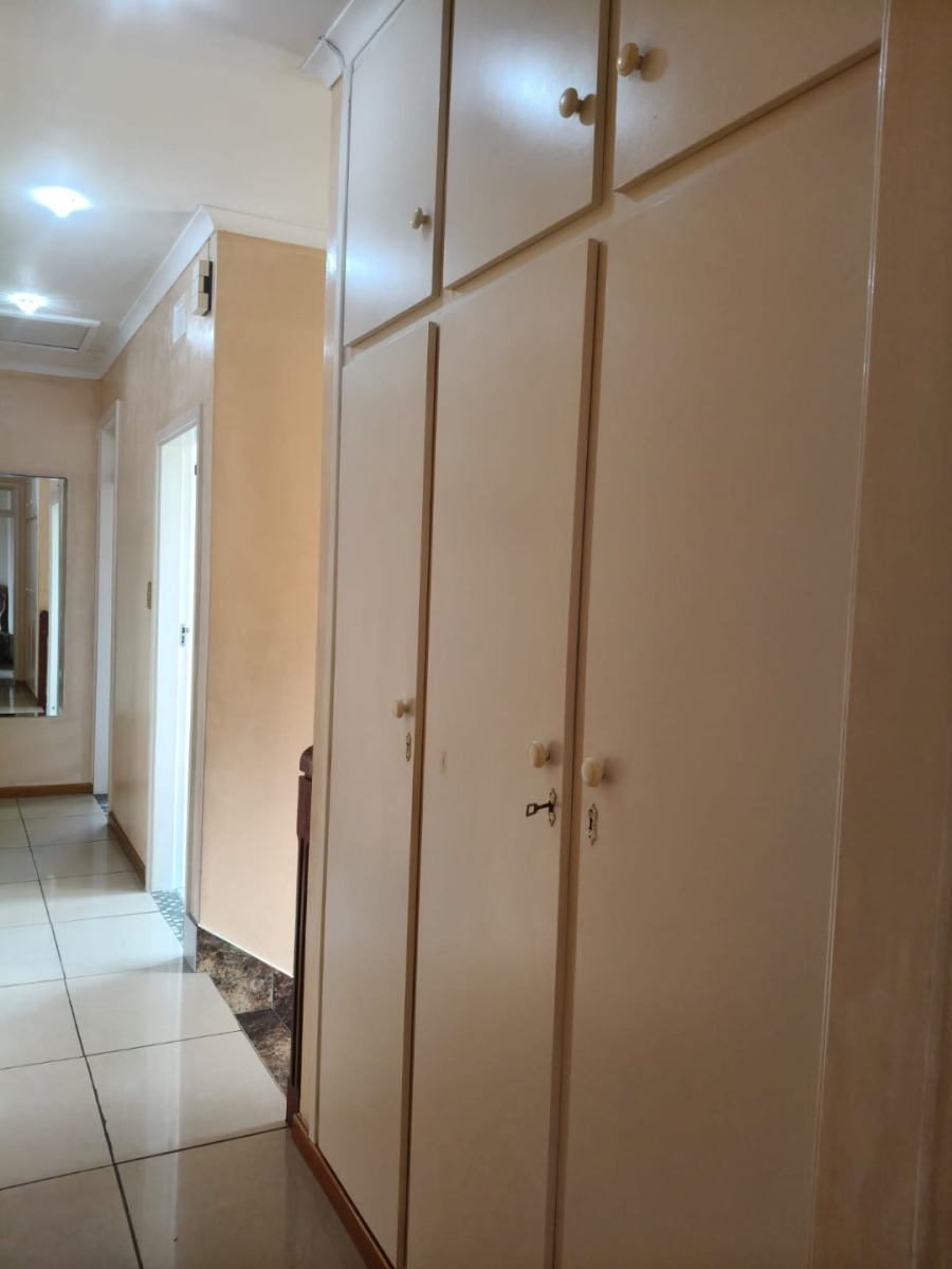 4 Bedroom Property for Sale in Sea Park KwaZulu-Natal