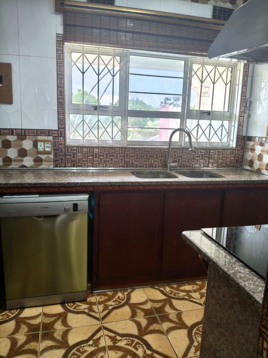4 Bedroom Property for Sale in Sea Park KwaZulu-Natal