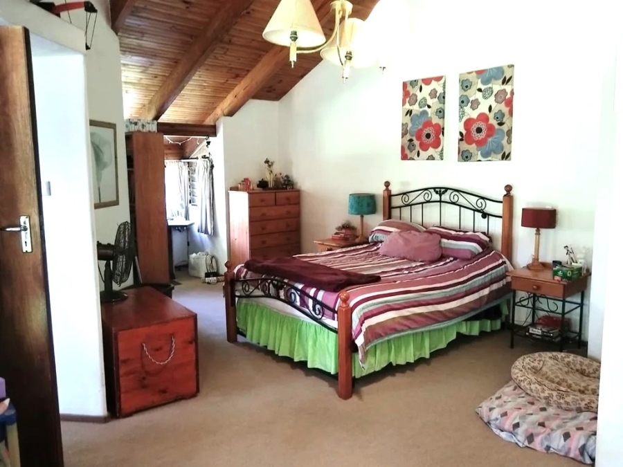 To Let 4 Bedroom Property for Rent in Kloof KwaZulu-Natal