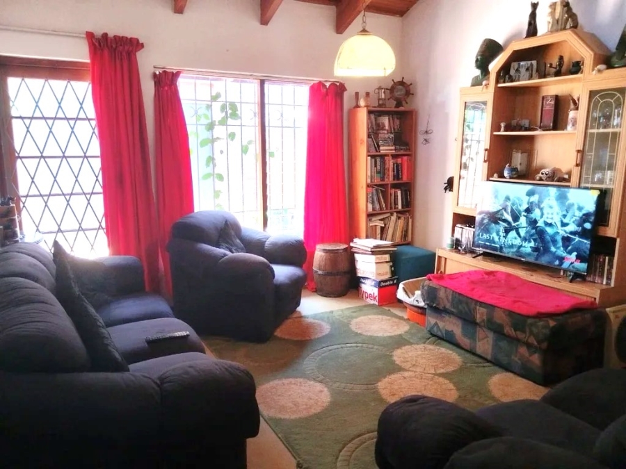 To Let 4 Bedroom Property for Rent in Kloof KwaZulu-Natal