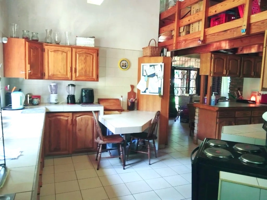 To Let 4 Bedroom Property for Rent in Kloof KwaZulu-Natal