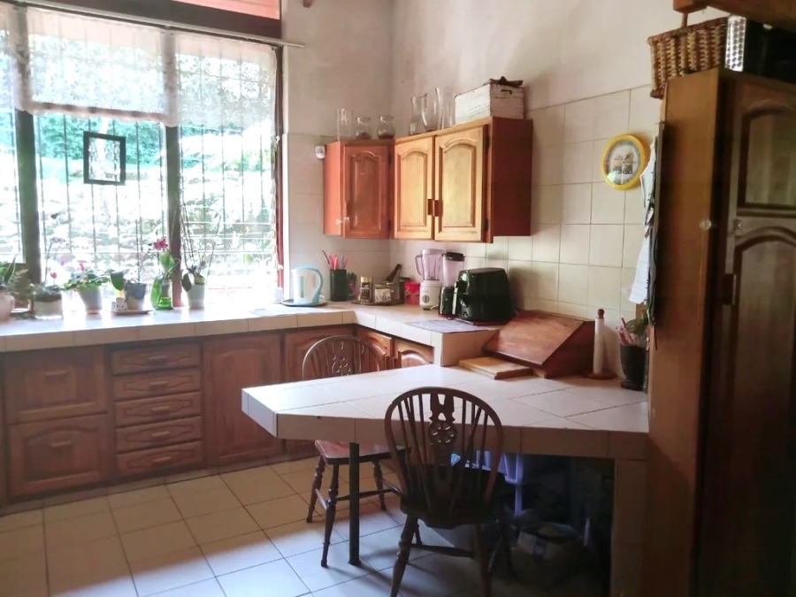 To Let 4 Bedroom Property for Rent in Kloof KwaZulu-Natal