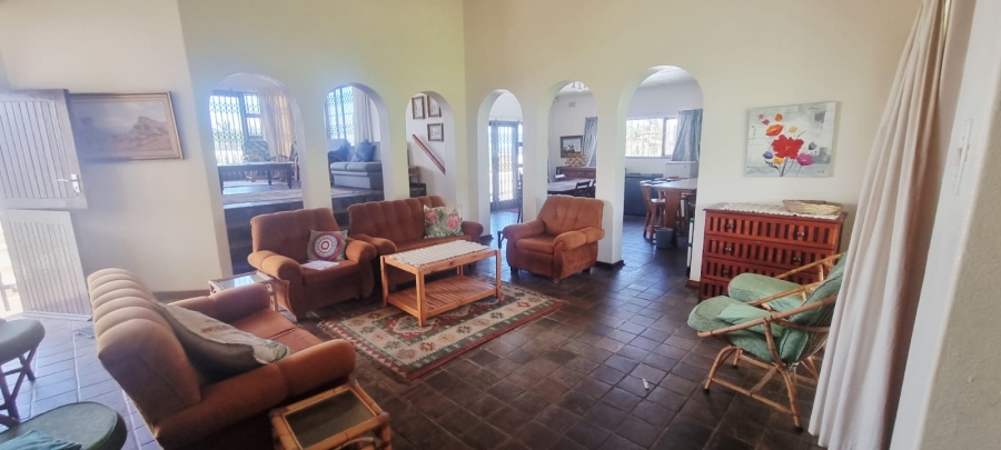4 Bedroom Property for Sale in Uvongo KwaZulu-Natal