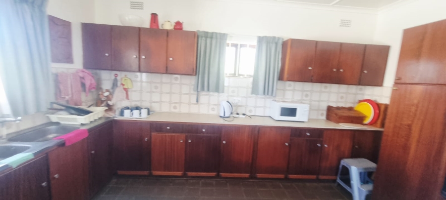 4 Bedroom Property for Sale in Uvongo KwaZulu-Natal