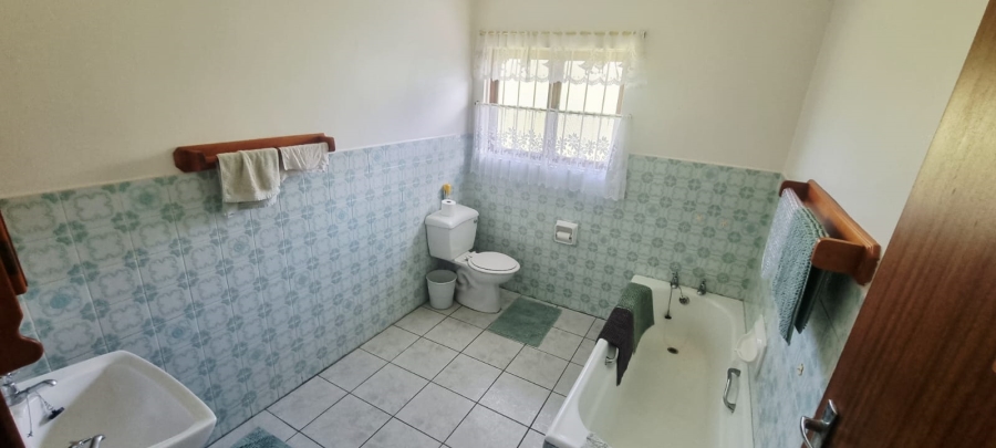 4 Bedroom Property for Sale in Uvongo KwaZulu-Natal