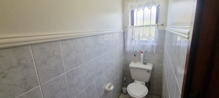4 Bedroom Property for Sale in Uvongo KwaZulu-Natal