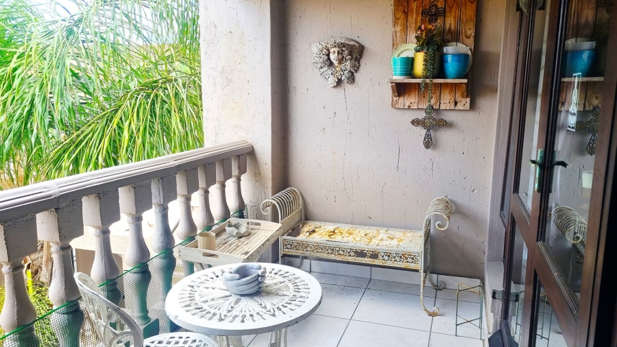 2 Bedroom Property for Sale in Uvongo KwaZulu-Natal