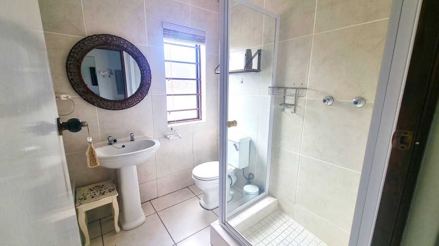 2 Bedroom Property for Sale in Uvongo KwaZulu-Natal