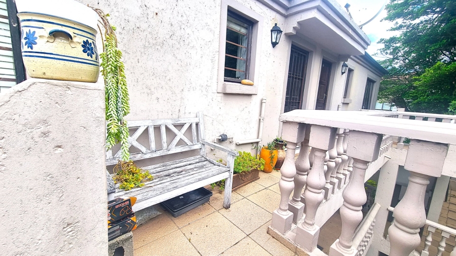 2 Bedroom Property for Sale in Uvongo KwaZulu-Natal