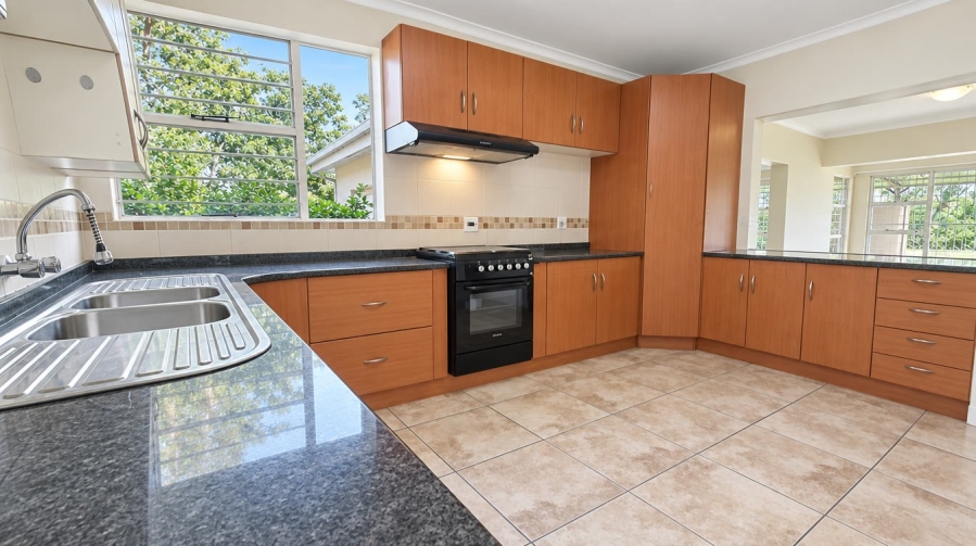 4 Bedroom Property for Sale in Schuinshoogte KwaZulu-Natal