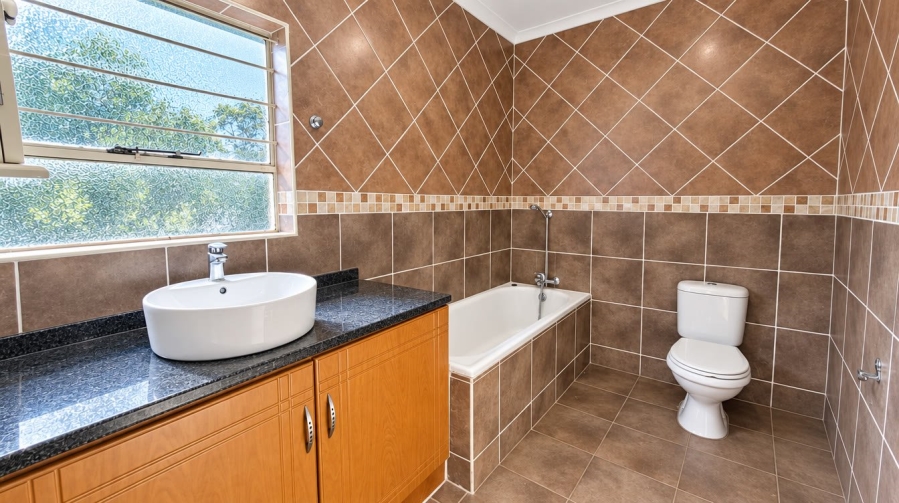 4 Bedroom Property for Sale in Schuinshoogte KwaZulu-Natal