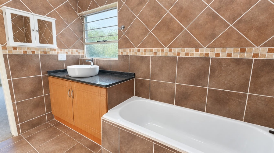 4 Bedroom Property for Sale in Schuinshoogte KwaZulu-Natal
