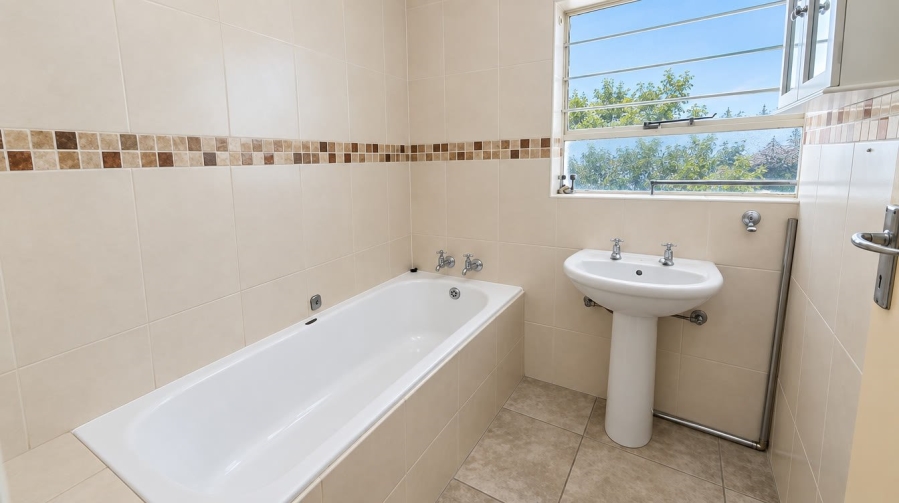 4 Bedroom Property for Sale in Schuinshoogte KwaZulu-Natal