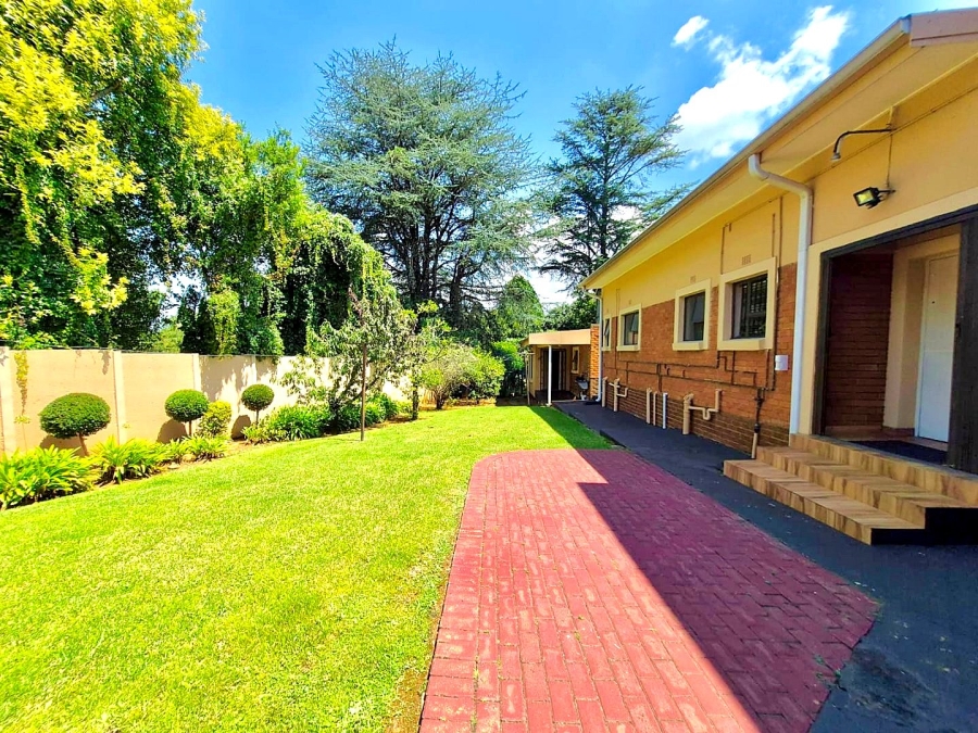 5 Bedroom Property for Sale in Signal Hill KwaZulu-Natal